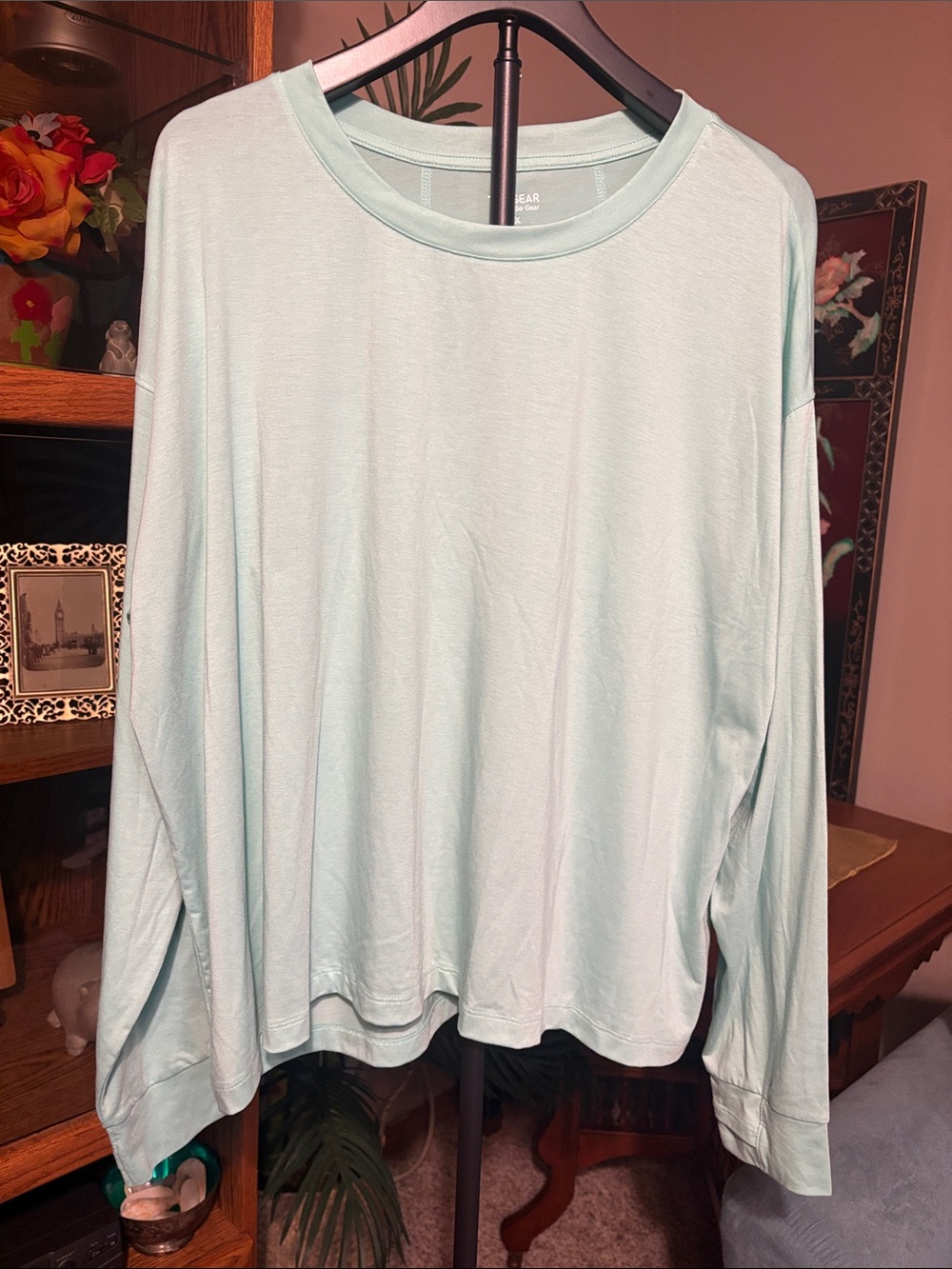 Light Mint Long-Sleeve Women’s Runners Top